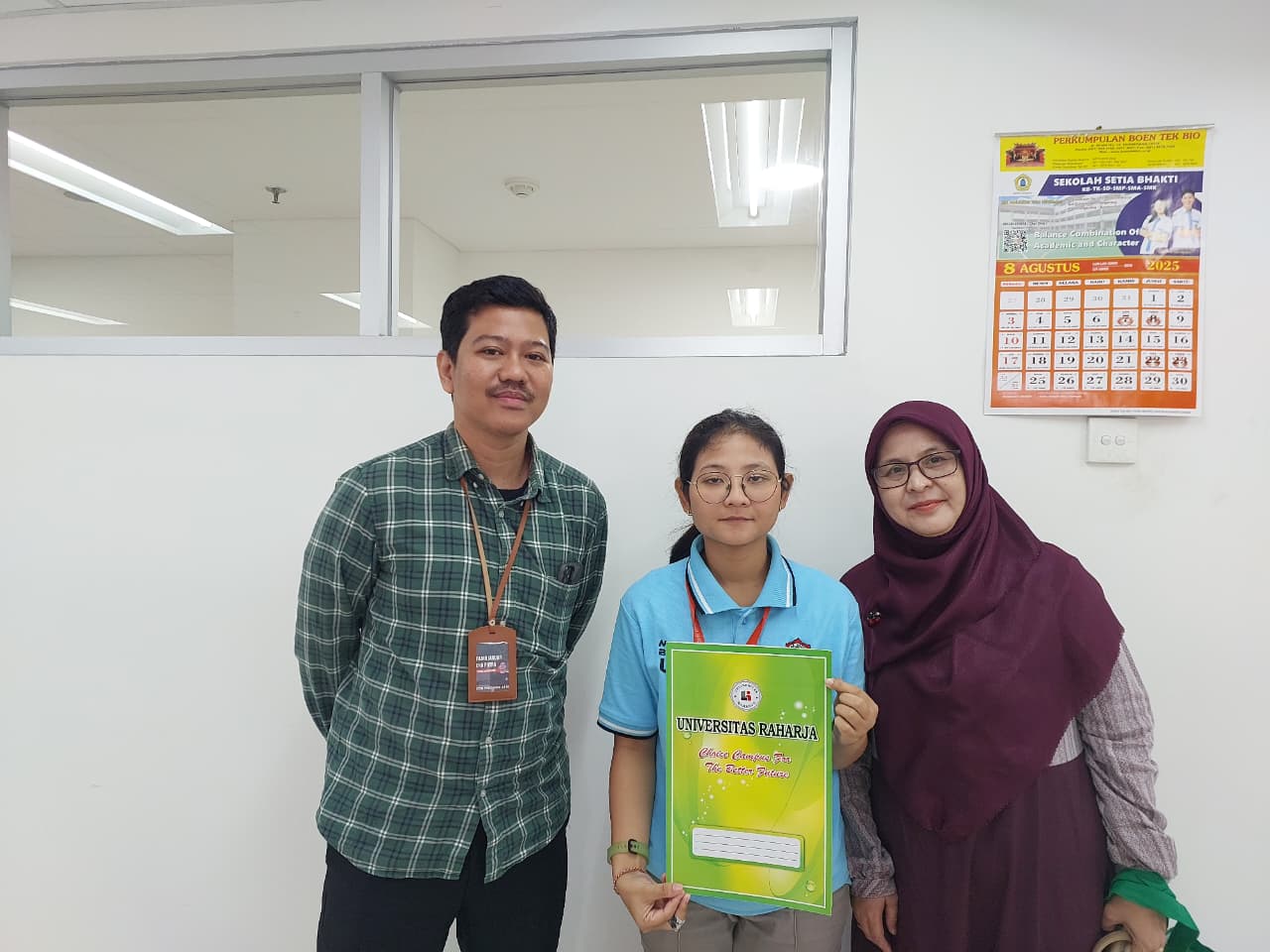 Universitas Raharja Laksanakan Kunjungan dan Penyerahan Dokumen MoU ke Universitas Budi Dharma